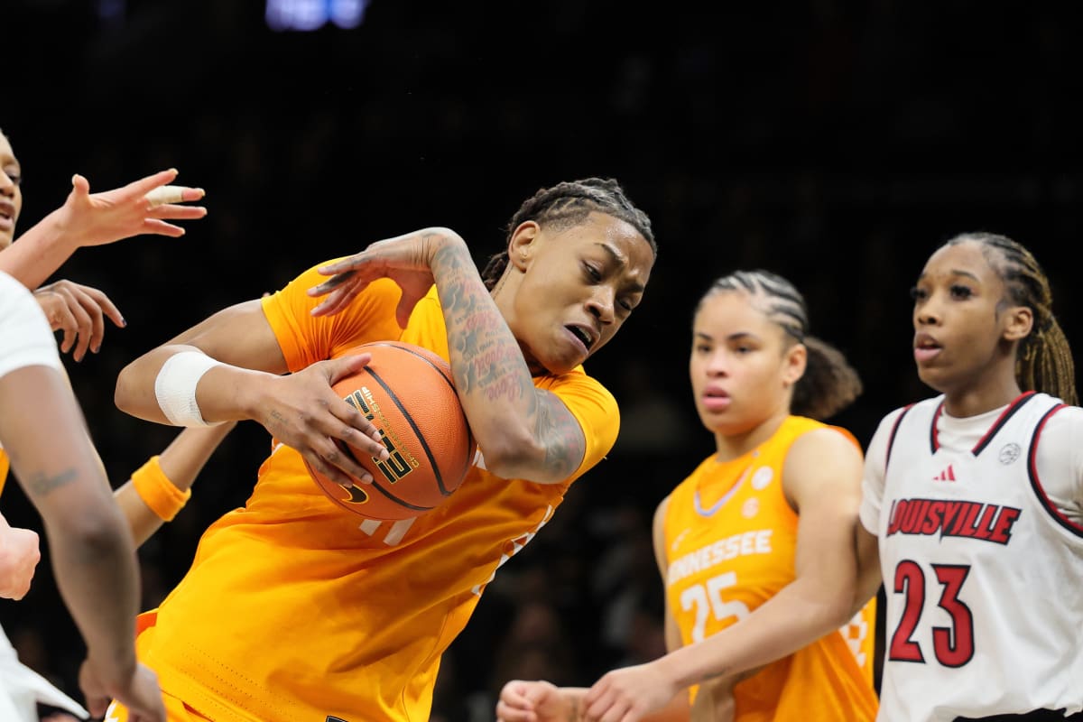 Tennessee vs Louisville - Women's Championship Classic